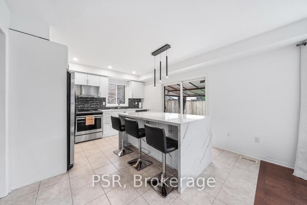 Detached House for sale at 150 Voyager Pass, Hamilton, Ontario, L0R 1C0 - Binbrook - MLS: X13007078