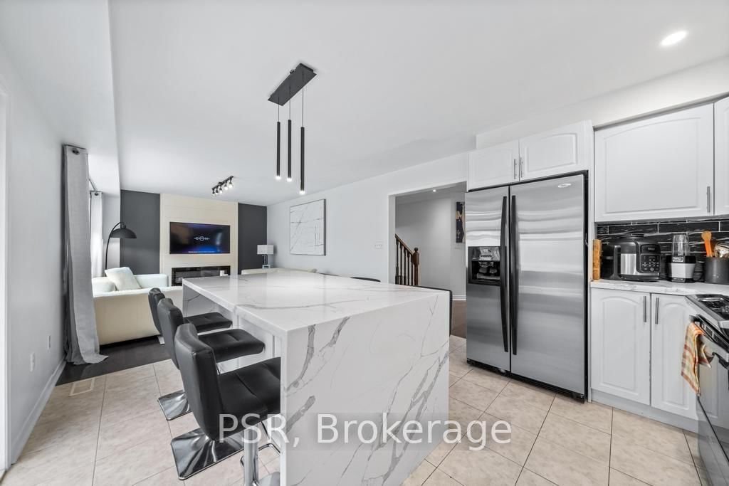 Detached House for sale at 150 Voyager Pass, Hamilton, Ontario, L0R 1C0 - Binbrook - MLS: X13007078