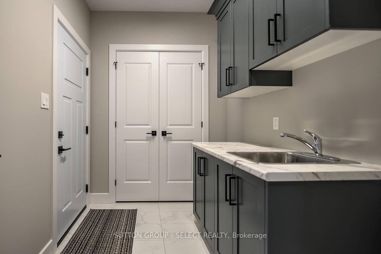 15 Lois Court • Lambton Shores, ON photo 5