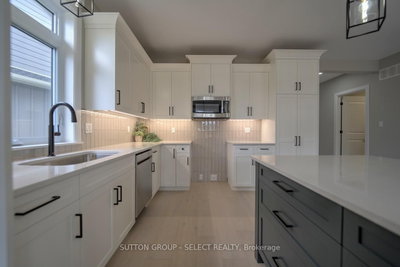 15 Lois Court • Lambton Shores, ON photo 8