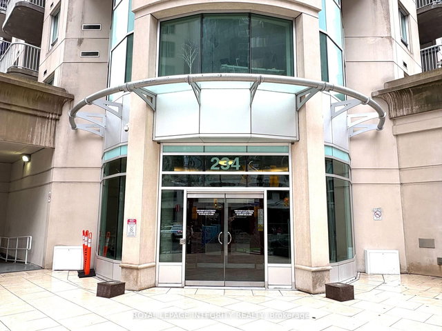 1808 - 234 Rideau Street