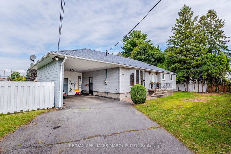 900 Osborne Ave, Cornwall, K6J 1K6 | Image 2