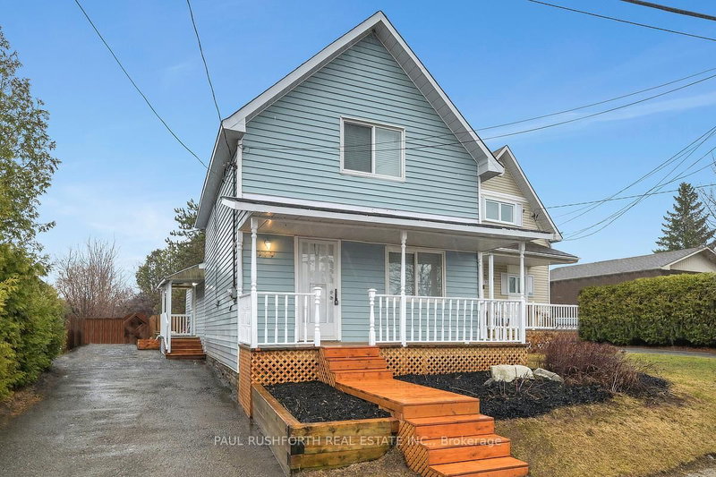 home for sale on 919 Laurier Street