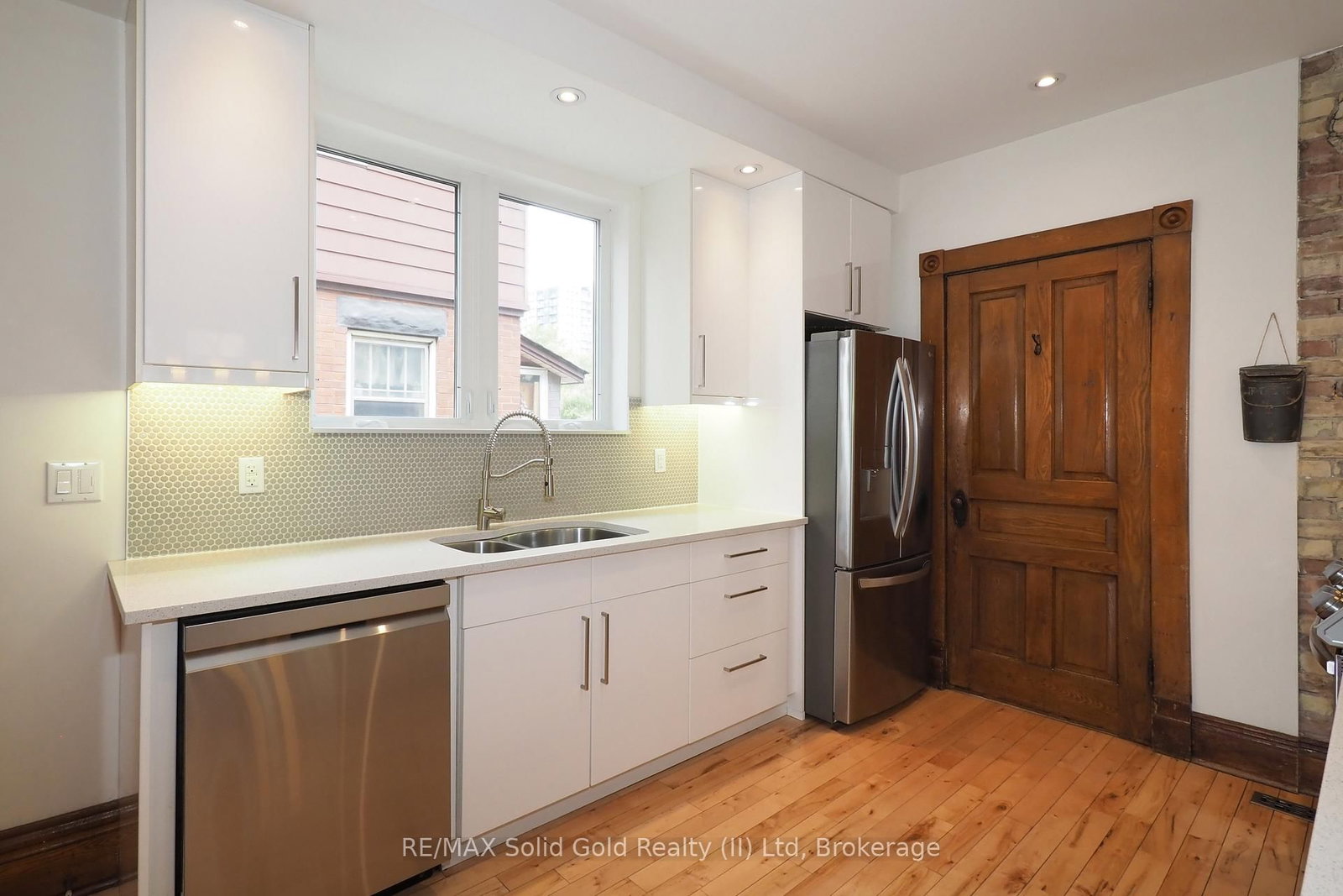 18 Theresa Street - Photo 24