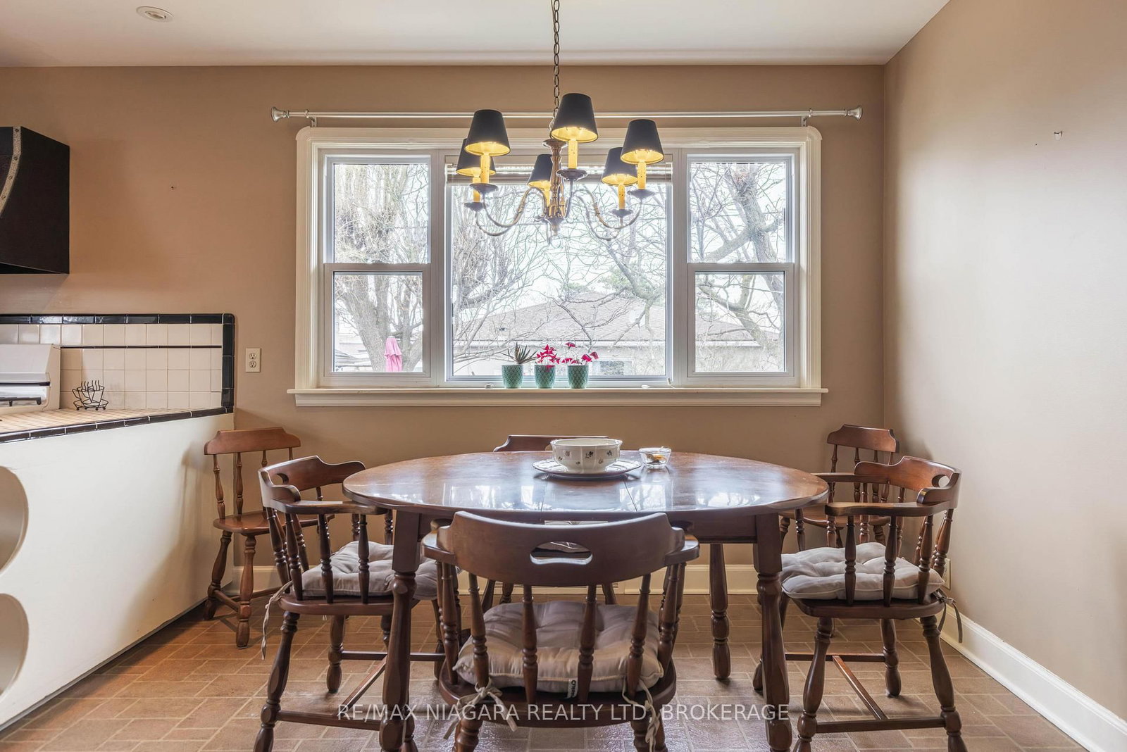 Detached House for sale at 129 Idylewylde Street, Fort Erie, Ontario, L2A 2L2 - Central - MLS: X13007276