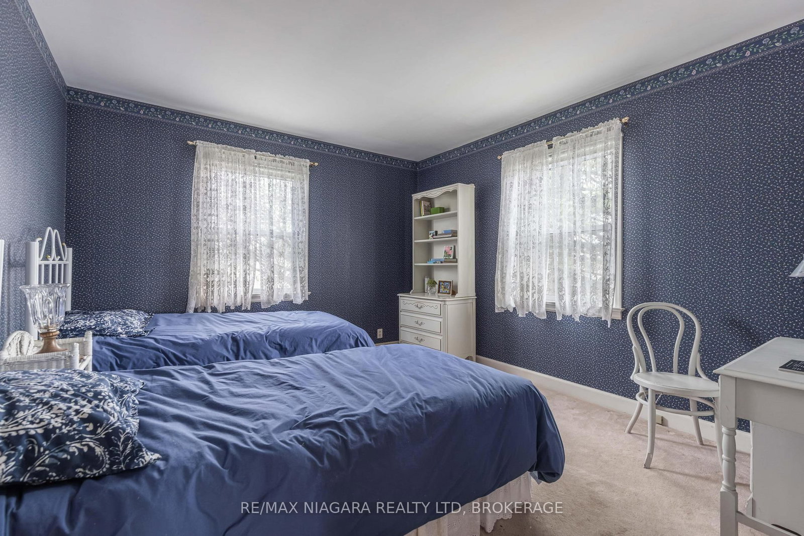 Detached House for sale at 129 Idylewylde Street, Fort Erie, Ontario, L2A 2L2 - Central - MLS: X13007276