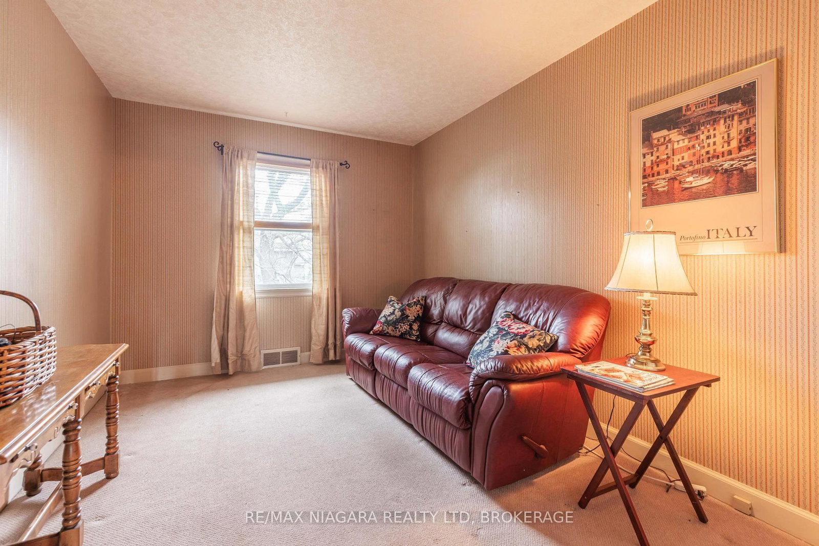 Detached House for sale at 129 Idylewylde Street, Fort Erie, Ontario, L2A 2L2 - Central - MLS: X13007276