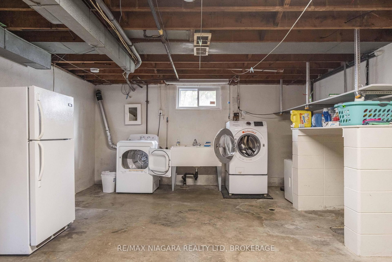 Detached House for sale at 129 Idylewylde Street, Fort Erie, Ontario, L2A 2L2 - Central - MLS: X13007276