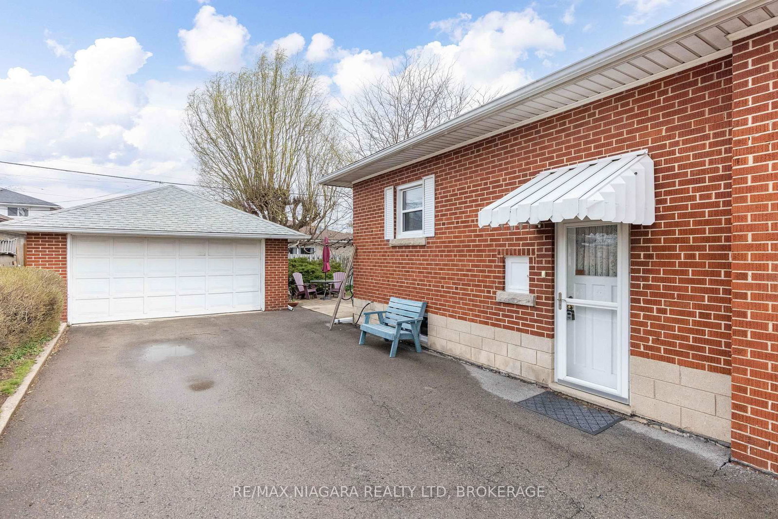 Detached House for sale at 129 Idylewylde Street, Fort Erie, Ontario, L2A 2L2 - Central - MLS: X13007276