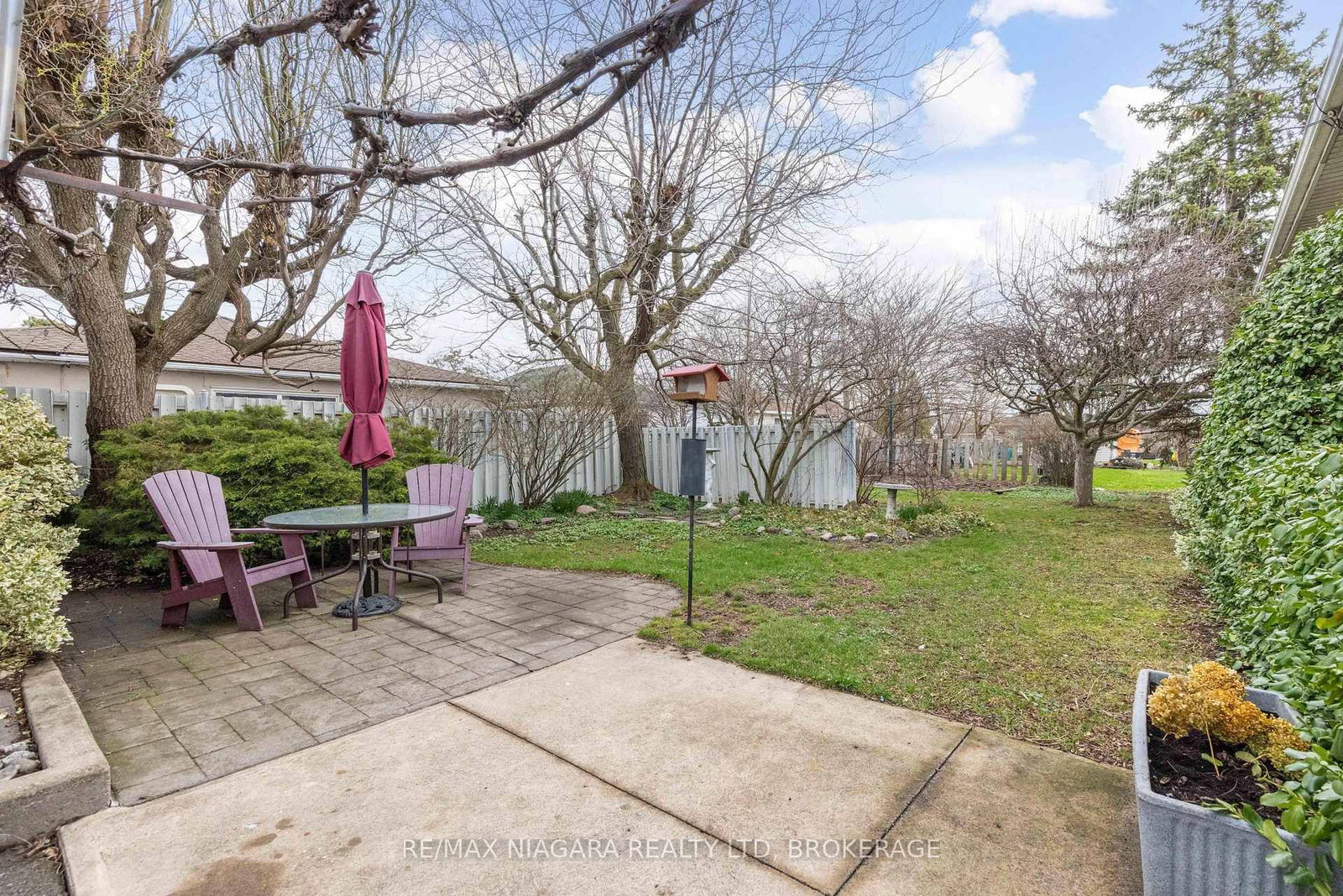 Detached House for sale at 129 Idylewylde Street, Fort Erie, Ontario, L2A 2L2 - Central - MLS: X13007276