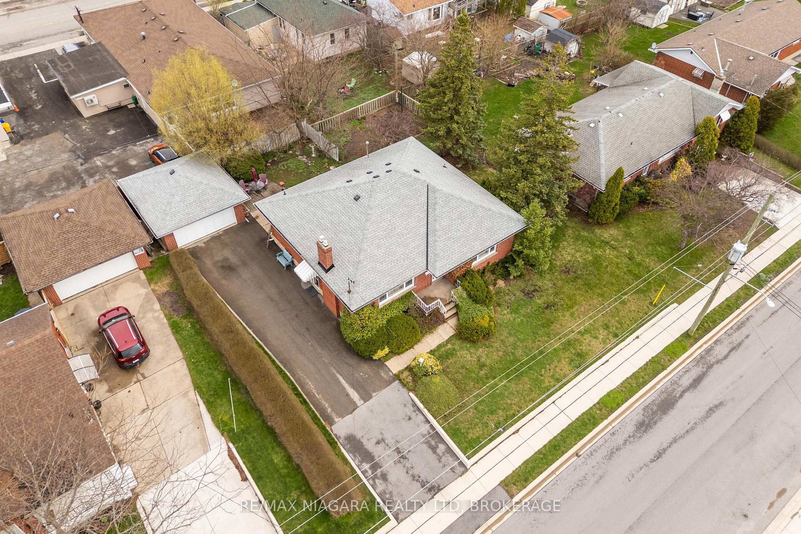 Detached House for sale at 129 Idylewylde Street, Fort Erie, Ontario, L2A 2L2 - Central - MLS: X13007276