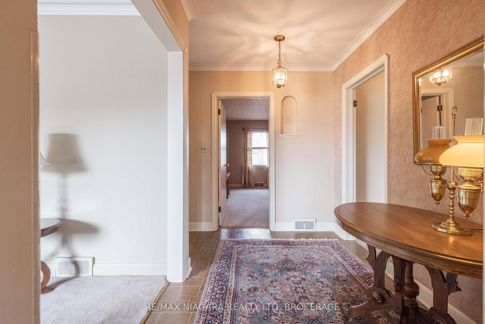 Detached House for sale at 129 Idylewylde Street, Fort Erie, Ontario, L2A 2L2 - Central - MLS: X13007276