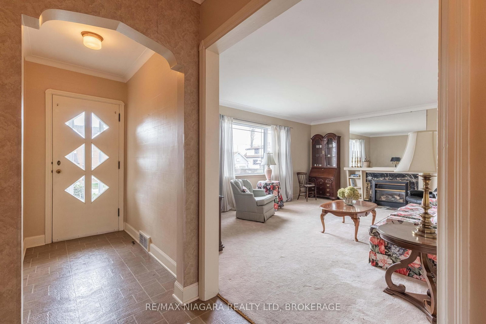 Detached House for sale at 129 Idylewylde Street, Fort Erie, Ontario, L2A 2L2 - Central - MLS: X13007276