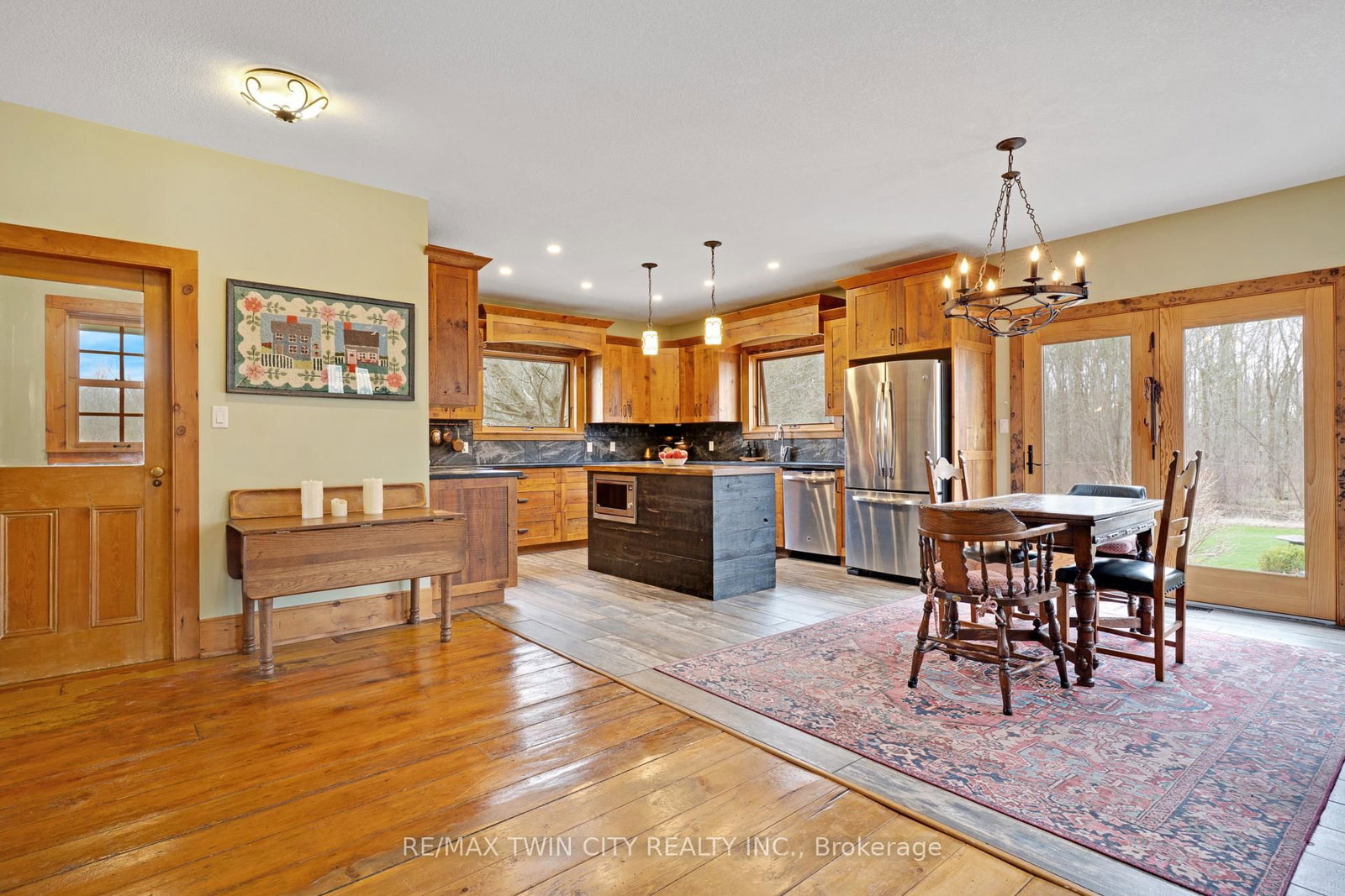 Listing Image 6