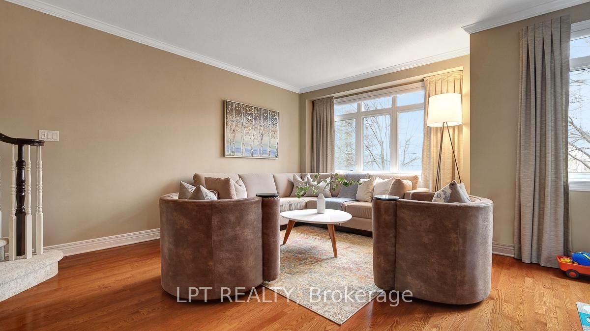 176 Lanark Avenue - Photo 10