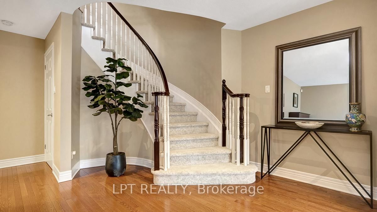 176 Lanark Avenue - Photo 5