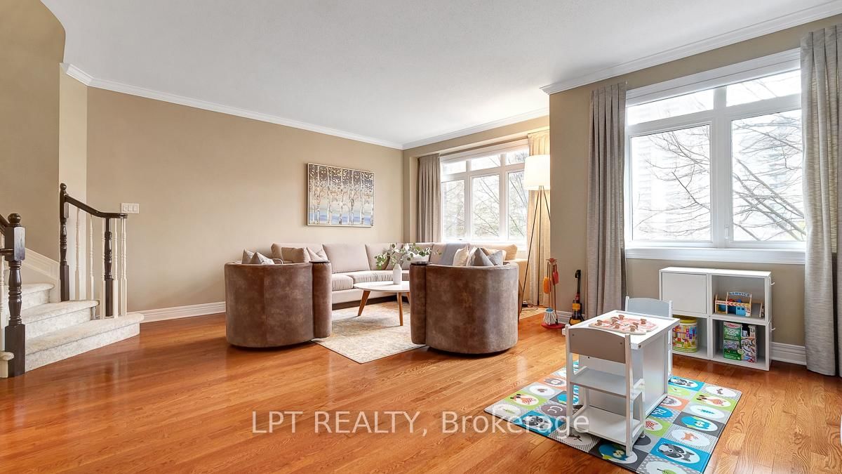 176 Lanark Avenue - Photo 9