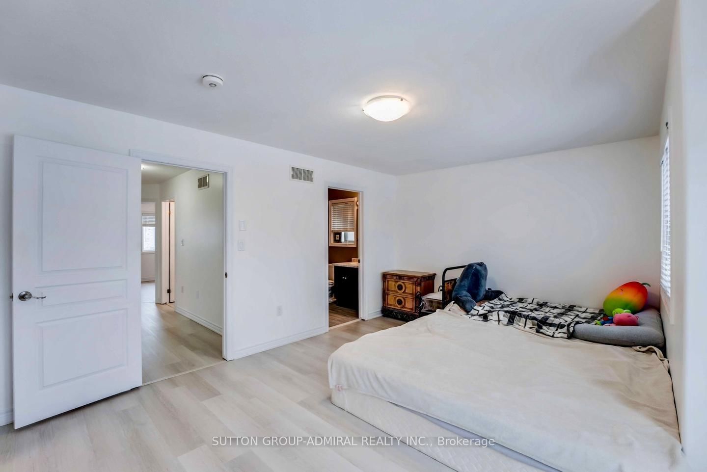 Detached House for sale at 10 Bergenstein Crescent, Pelham, Ontario, L0S 1E6 - Fonthill - MLS: X13007516