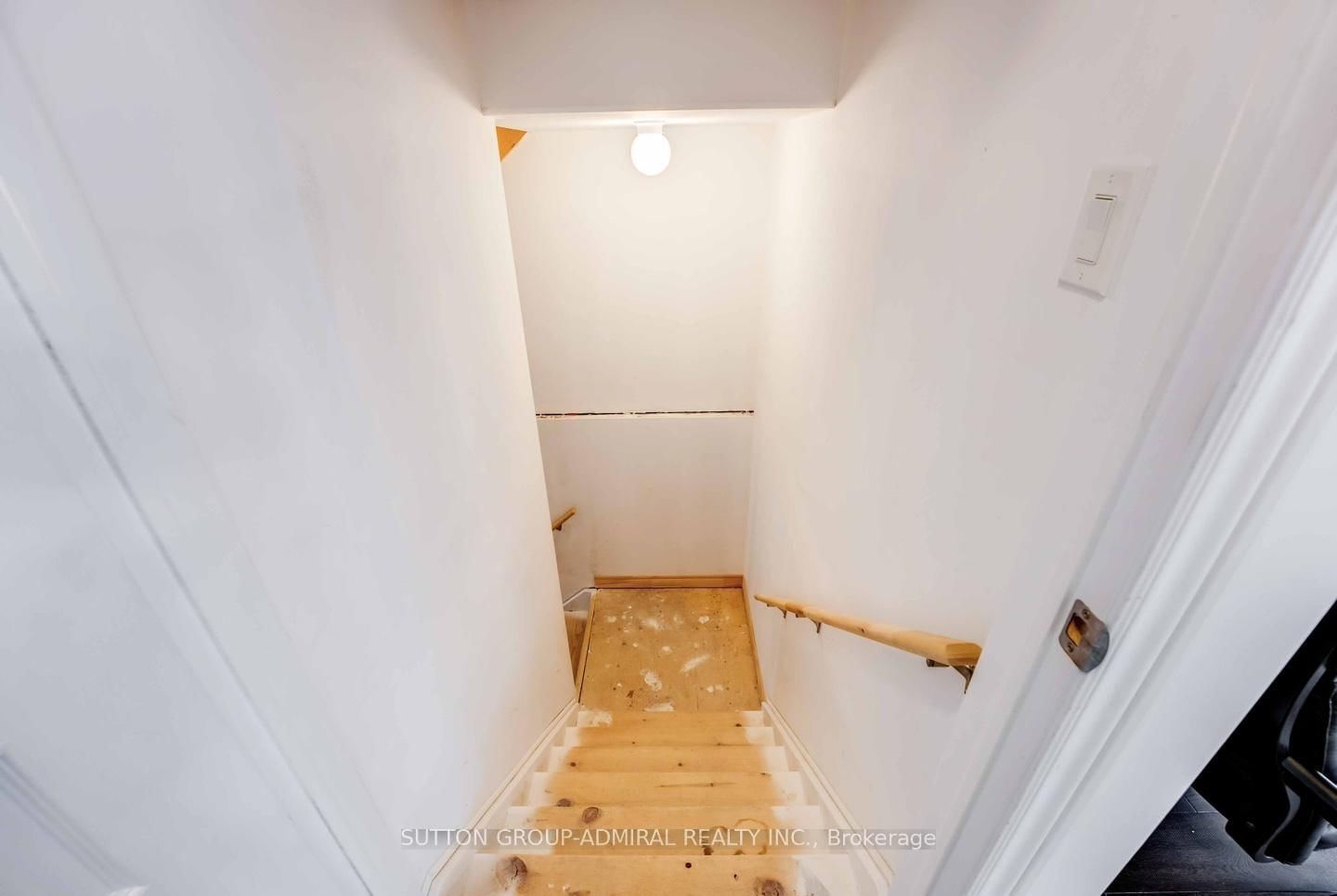 Detached House for sale at 10 Bergenstein Crescent, Pelham, Ontario, L0S 1E6 - Fonthill - MLS: X13007516