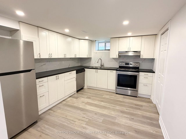 482 East 37th (Basement) Street