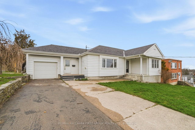 16 Sutcliffe Boulevard