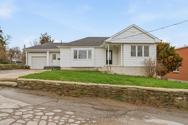 16 Sutcliffe Boulevard