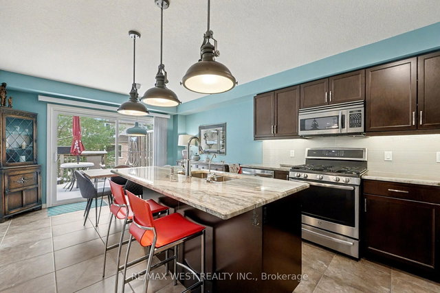 7 - 255 Summerfield Drive