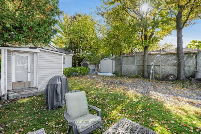 33 - 3535 St. Joseph Boulevard