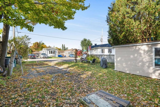 33 - 3535 St. Joseph Boulevard