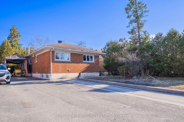 1746 - B Gage Crescent