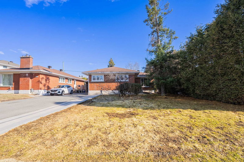 1746 - B Gage Cres, Ottawa, K2C 0Z9 | Image 2