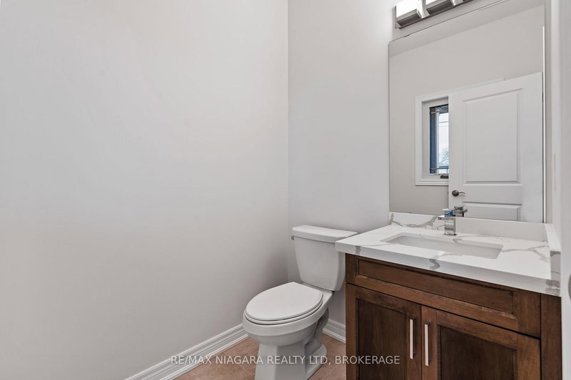 B - 427 Vine St, St. Catharines, L2M 3S6 | Image 3