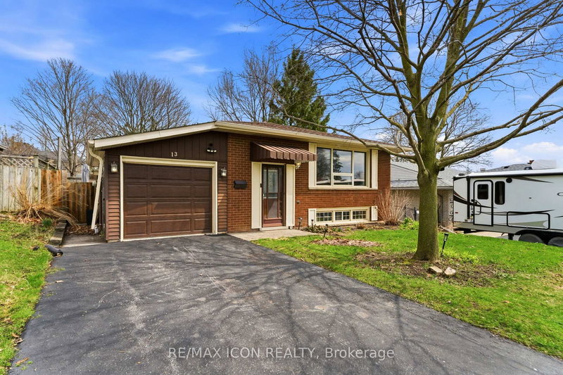 13 Greenwood Dr, Wilmot, N3A 1L1 | Image 2