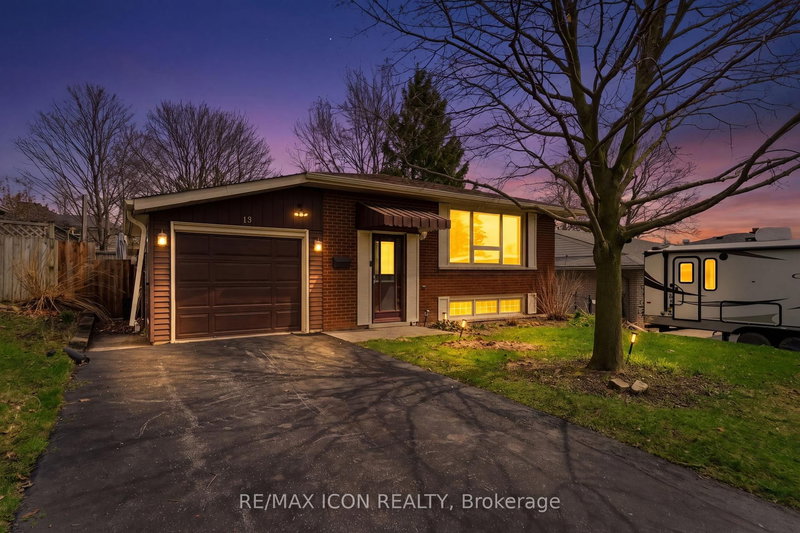 13 Greenwood Dr, Wilmot, N3A 1L1 | Image 3