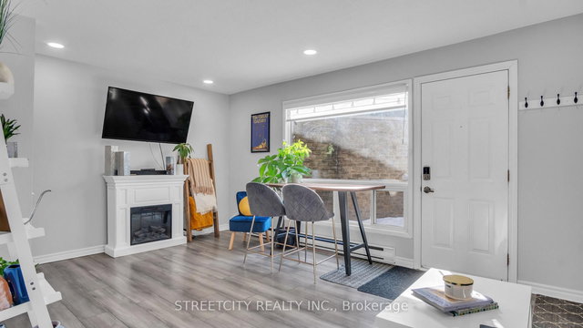 8 - 490 SOUTHDALE Road E