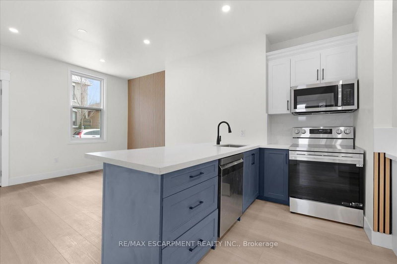 215 Ray St N, Hamilton, L8R 2Y3 | Image 3