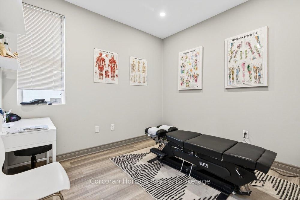 132 Young Street, Unit Main - Photo 25