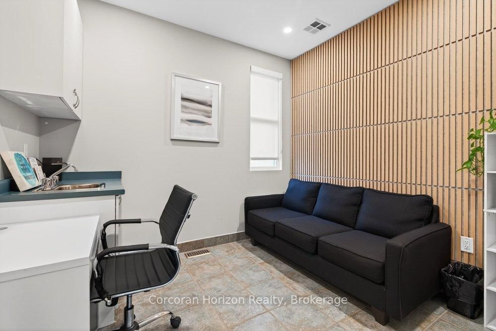 132 Young Street, Unit Main - Photo 27