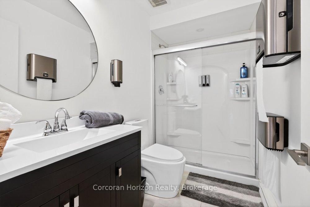 132 Young Street, Unit Main - Photo 40