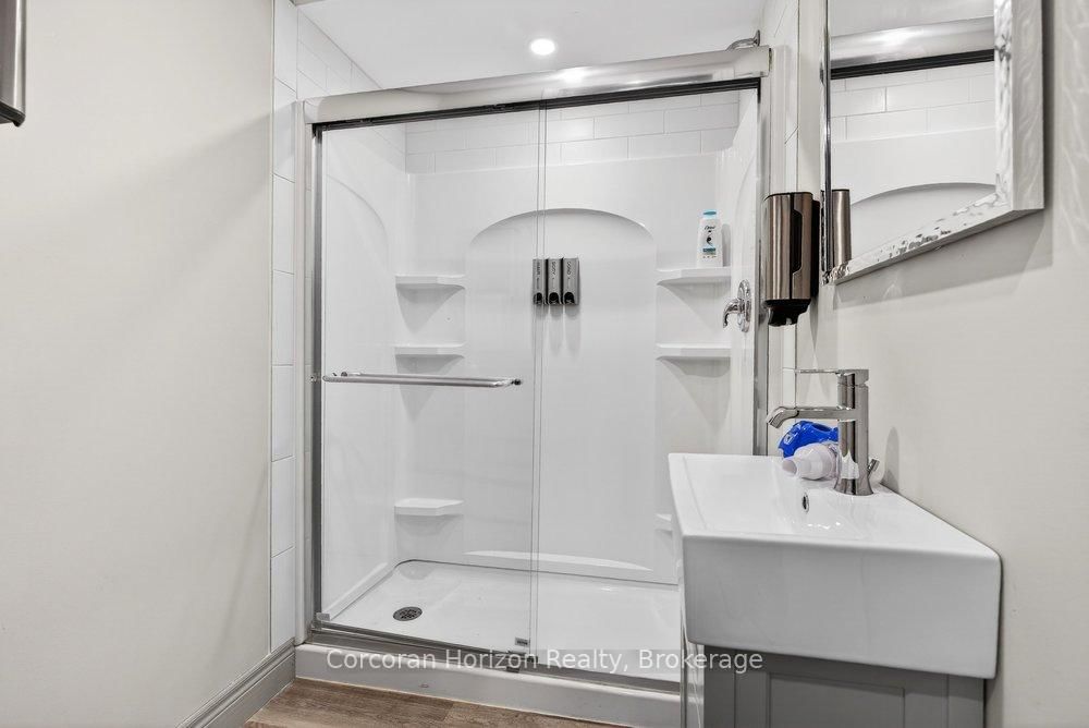 132 Young Street, Unit Main - Photo 46