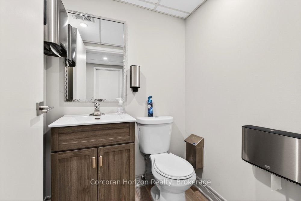 132 Young Street, Unit Main - Photo 47