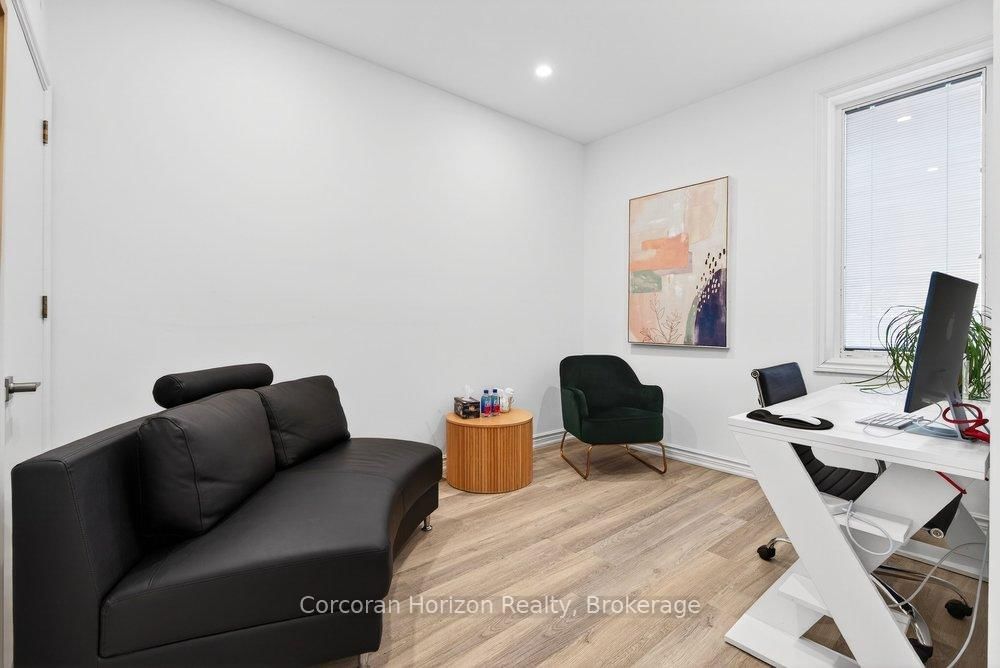 132 Young Street, Unit Main - Photo 8