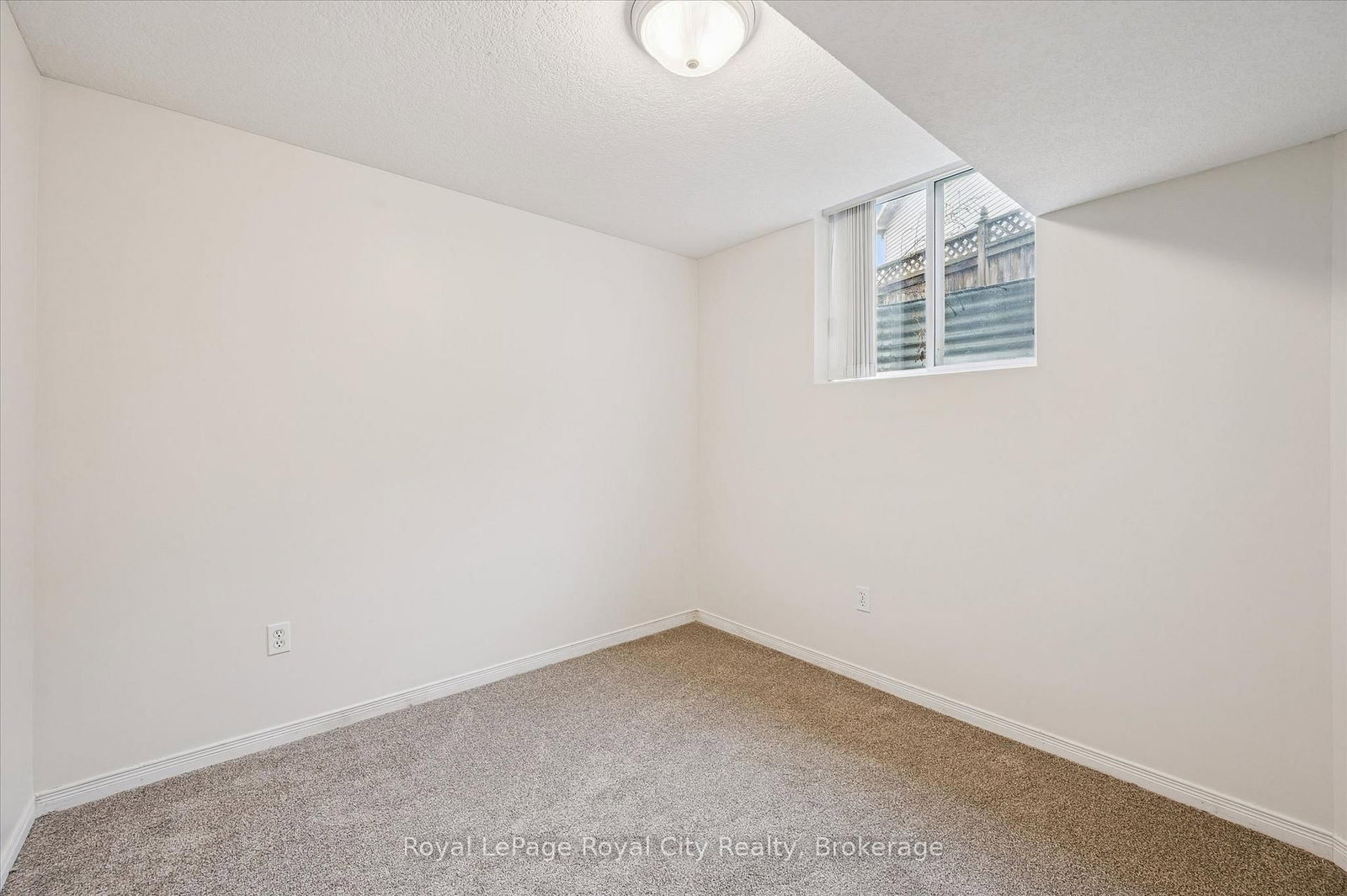 28 Bronwyn Place - Photo 31