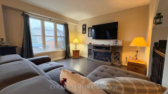 371 Trillium Circle S