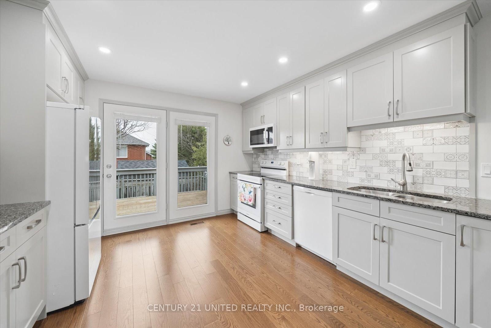 Detached House for sale at 1612 Glenforest Boulevard, Peterborough, Ontario, K9K 2J6 - Monaghan Ward 2 - MLS: X13008330