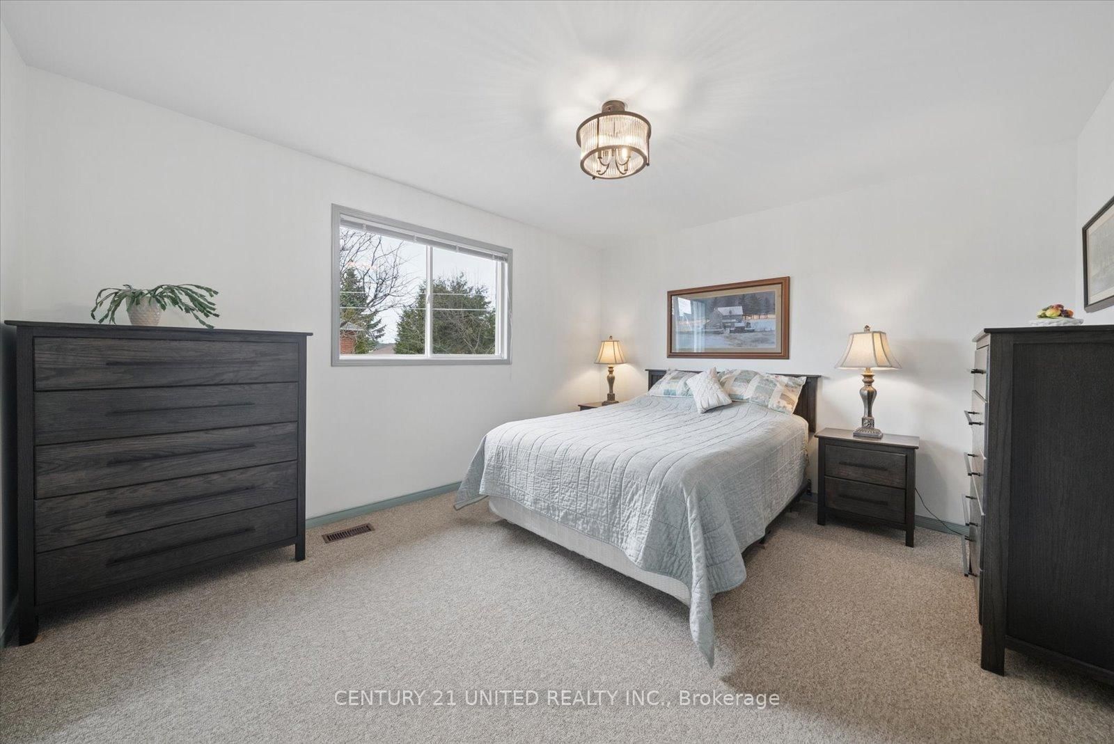 Detached House for sale at 1612 Glenforest Boulevard, Peterborough, Ontario, K9K 2J6 - Monaghan Ward 2 - MLS: X13008330