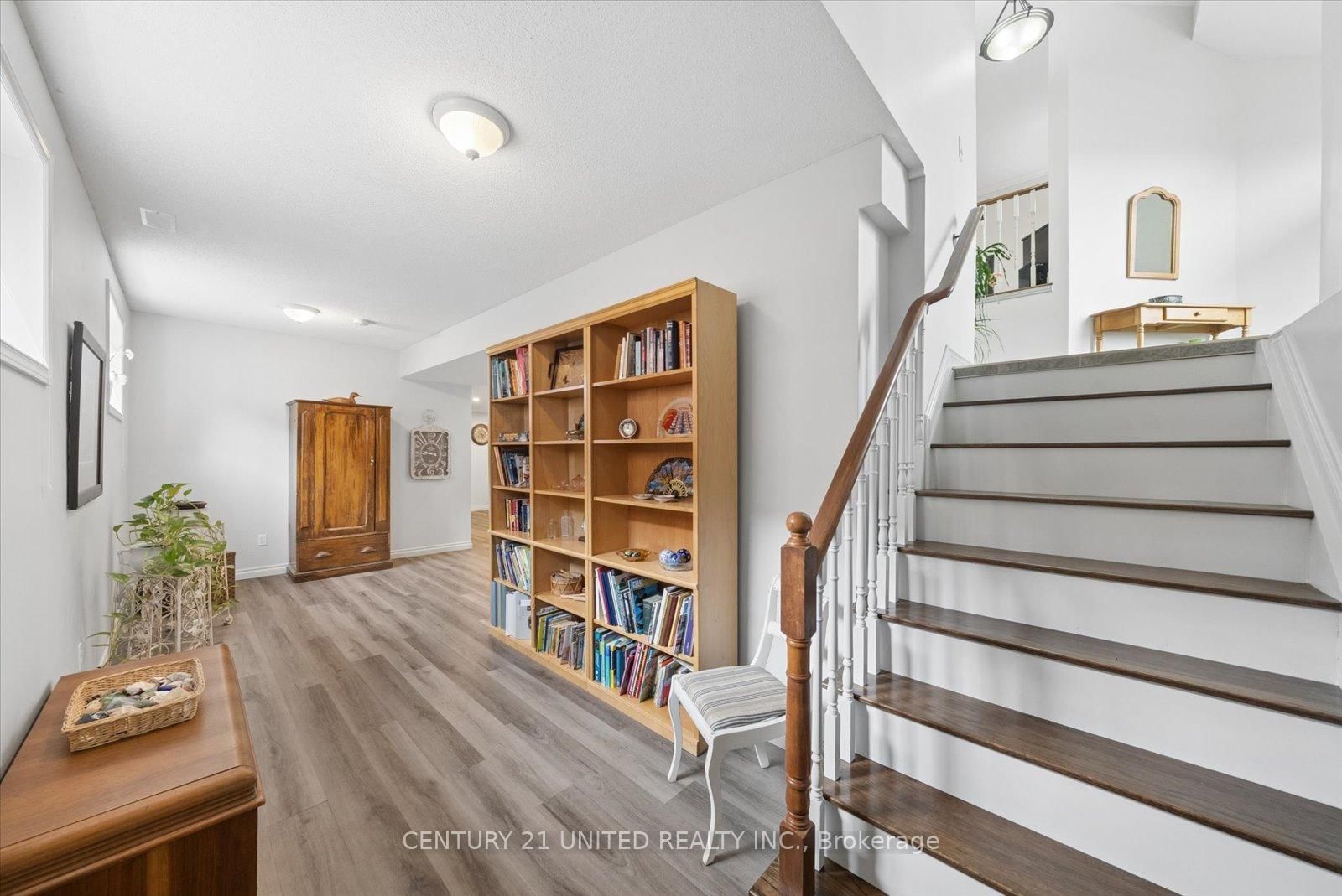 Detached House for sale at 1612 Glenforest Boulevard, Peterborough, Ontario, K9K 2J6 - Monaghan Ward 2 - MLS: X13008330