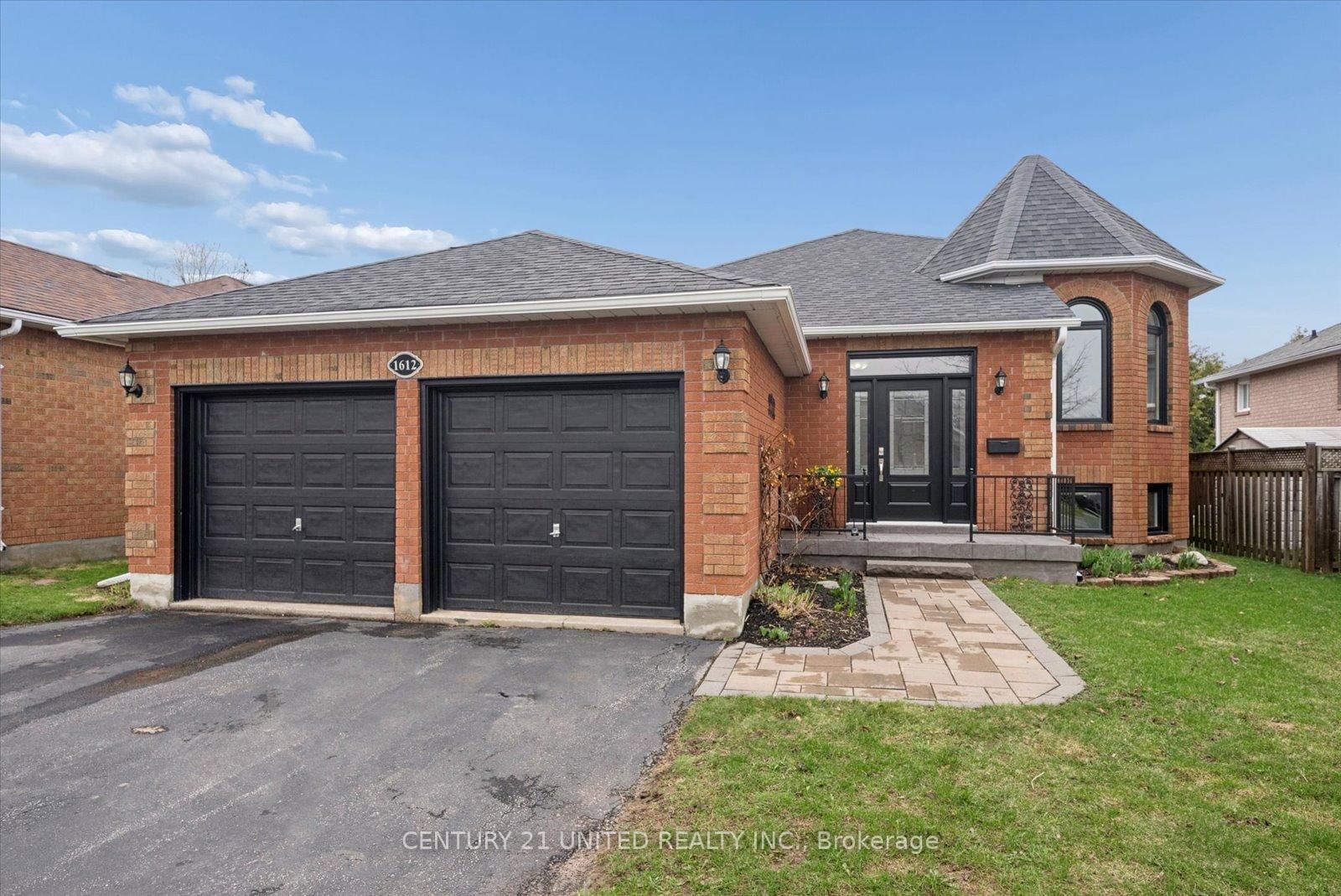 Detached House for sale at 1612 Glenforest Boulevard, Peterborough, Ontario, K9K 2J6 - Monaghan Ward 2 - MLS: X13008330