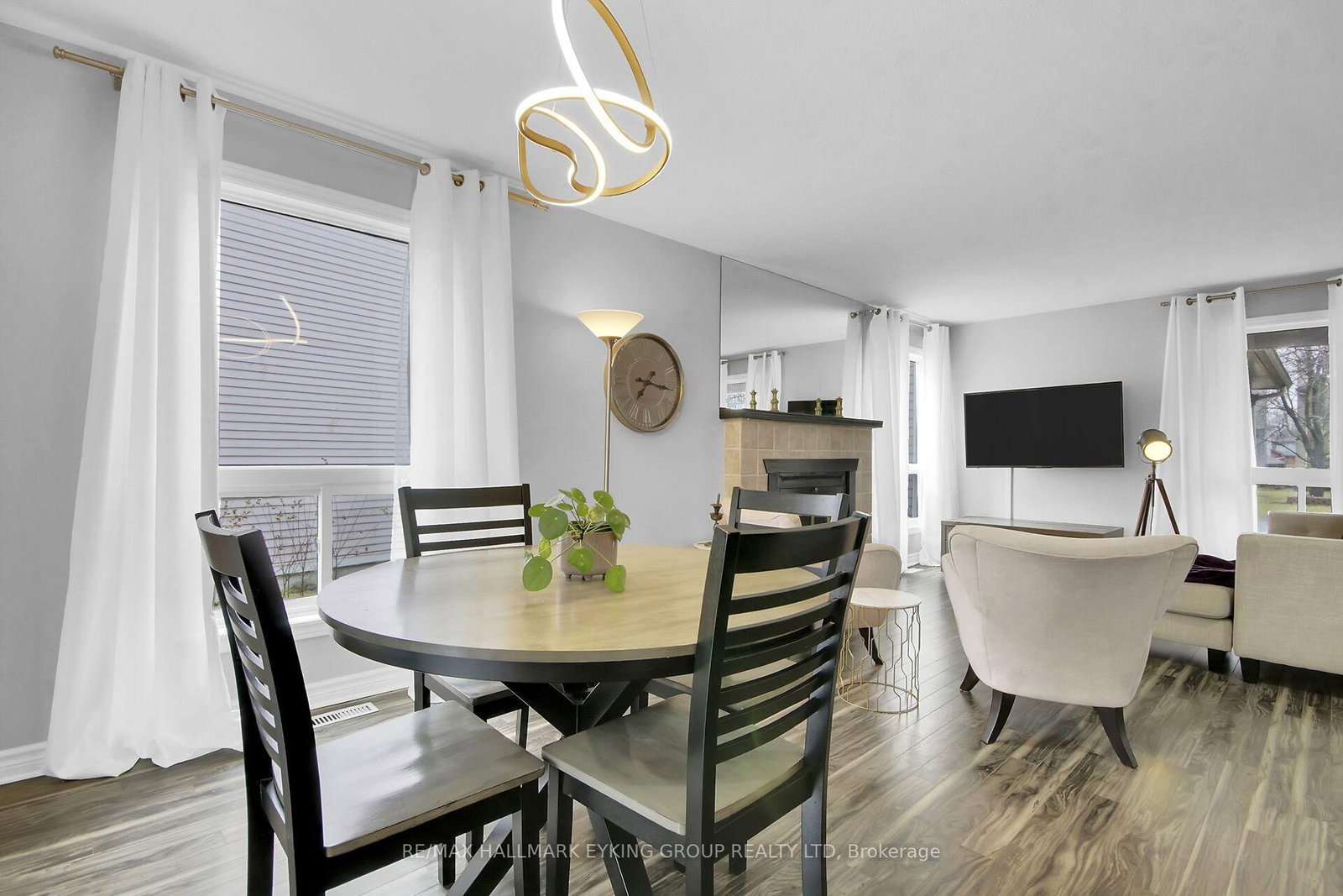 8 Vickers Way - Photo 13