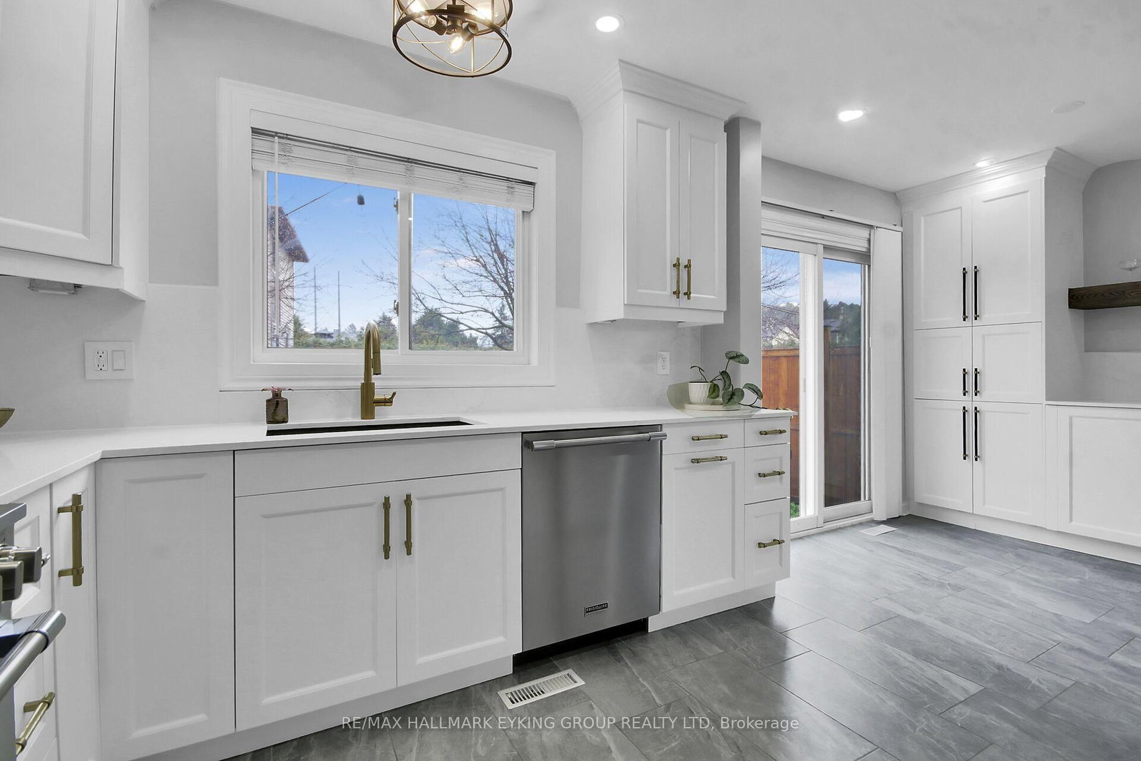 8 Vickers Way - Photo 15